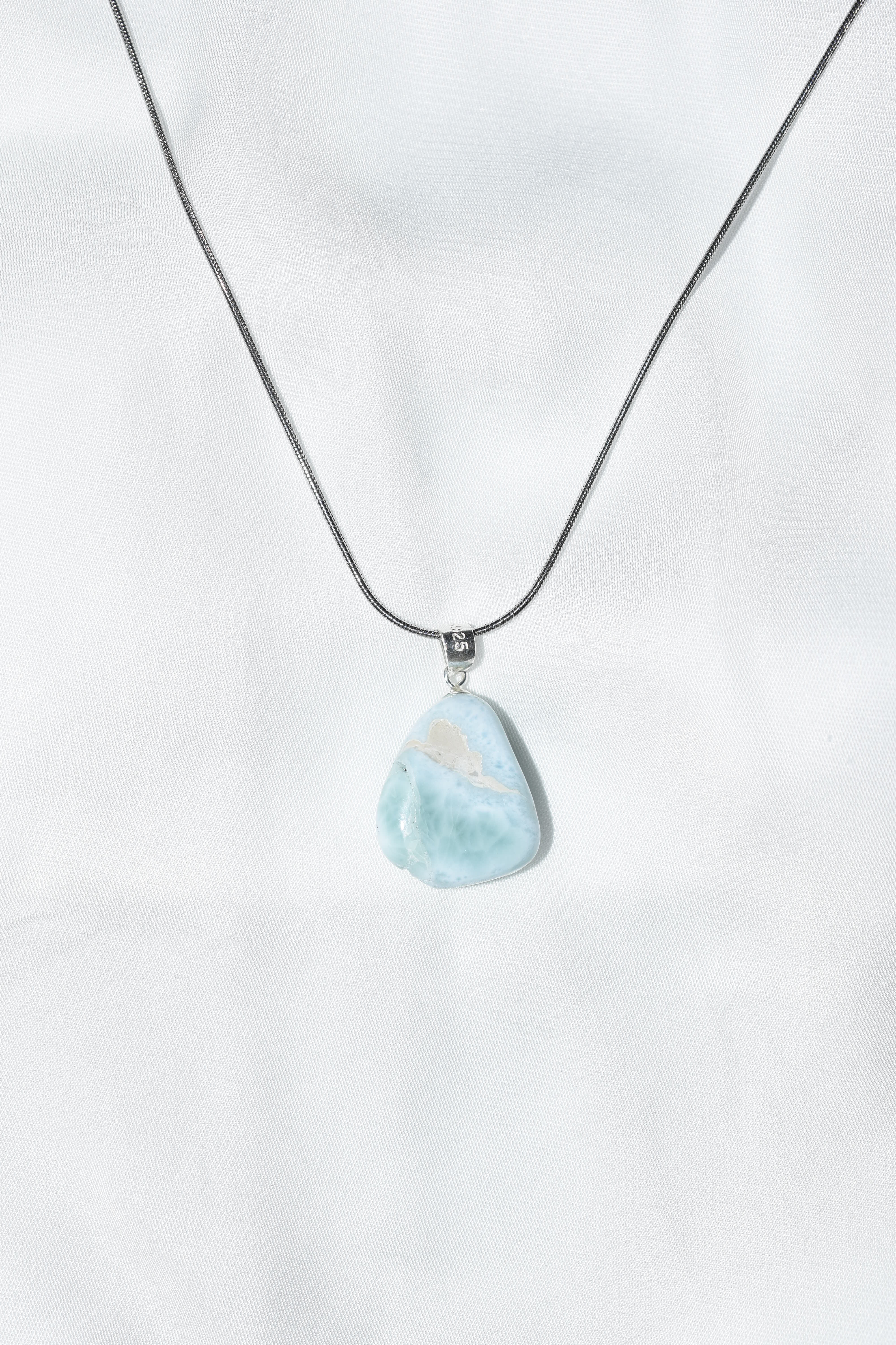 Ciondolo “Andromeda” in Larimar
