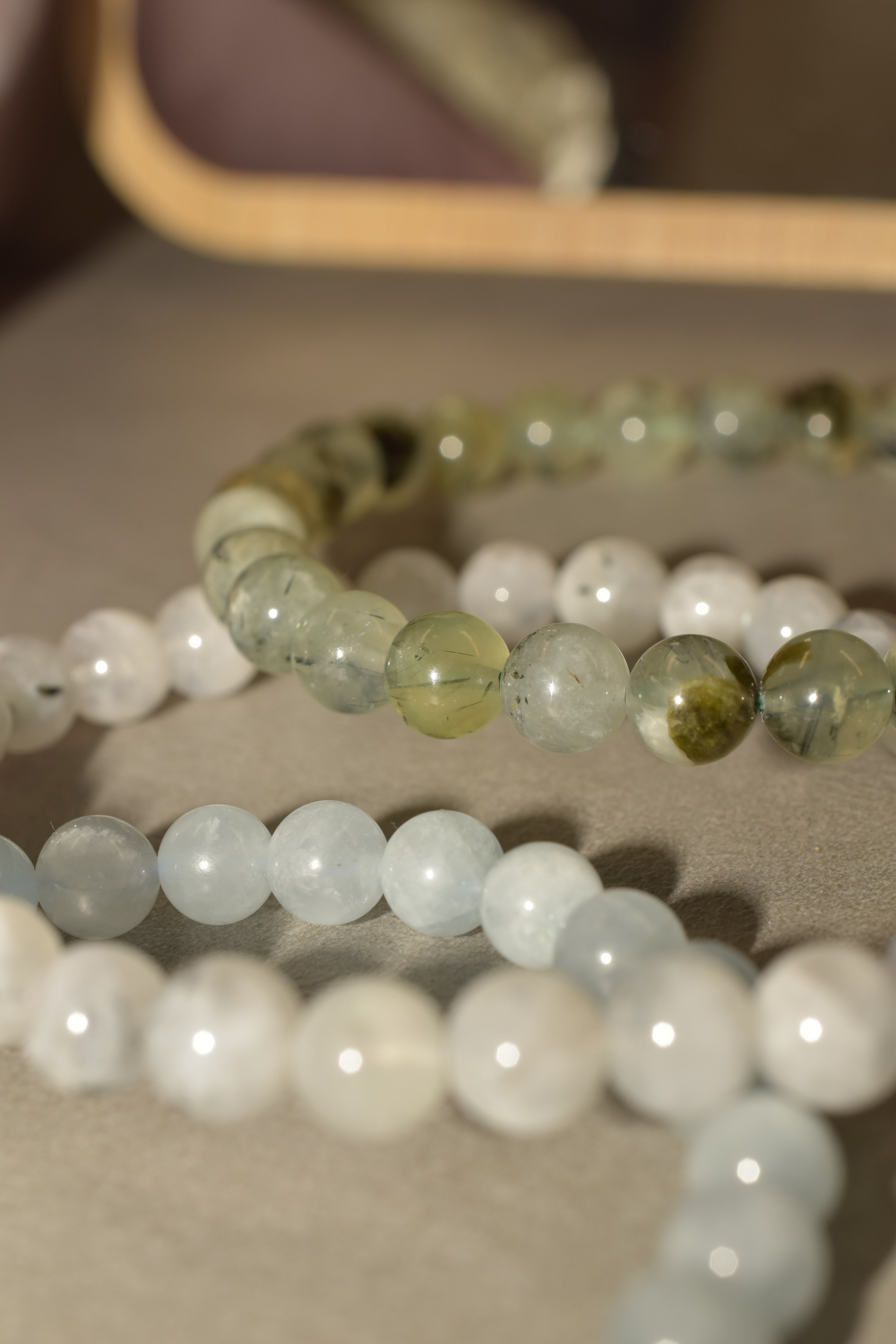 Bracciali combo con Acquamarina, Pietra di Luna arcobaleno e Prehnite