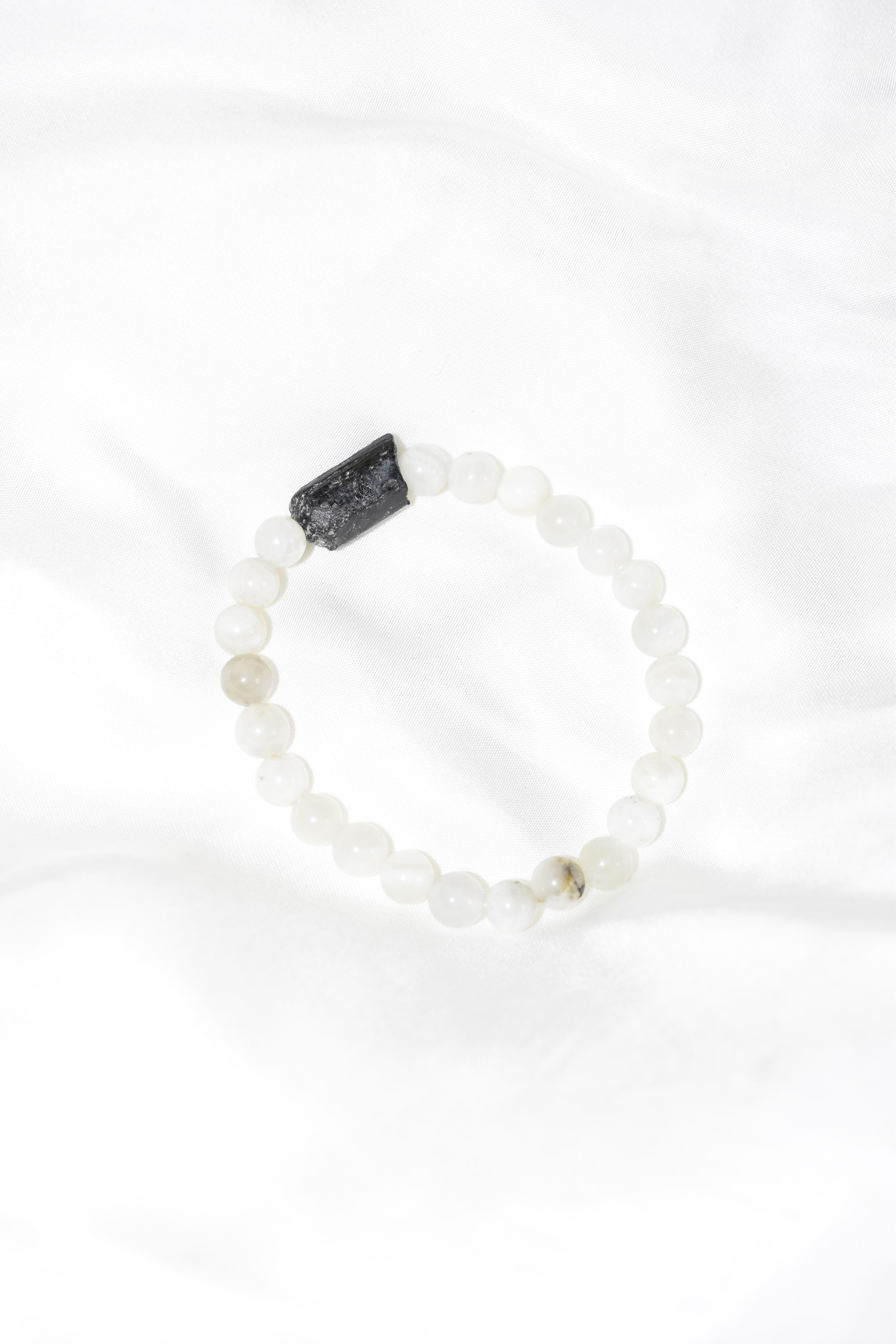 Bracciale Polissena in Pietra di Luna e Tormalina nera