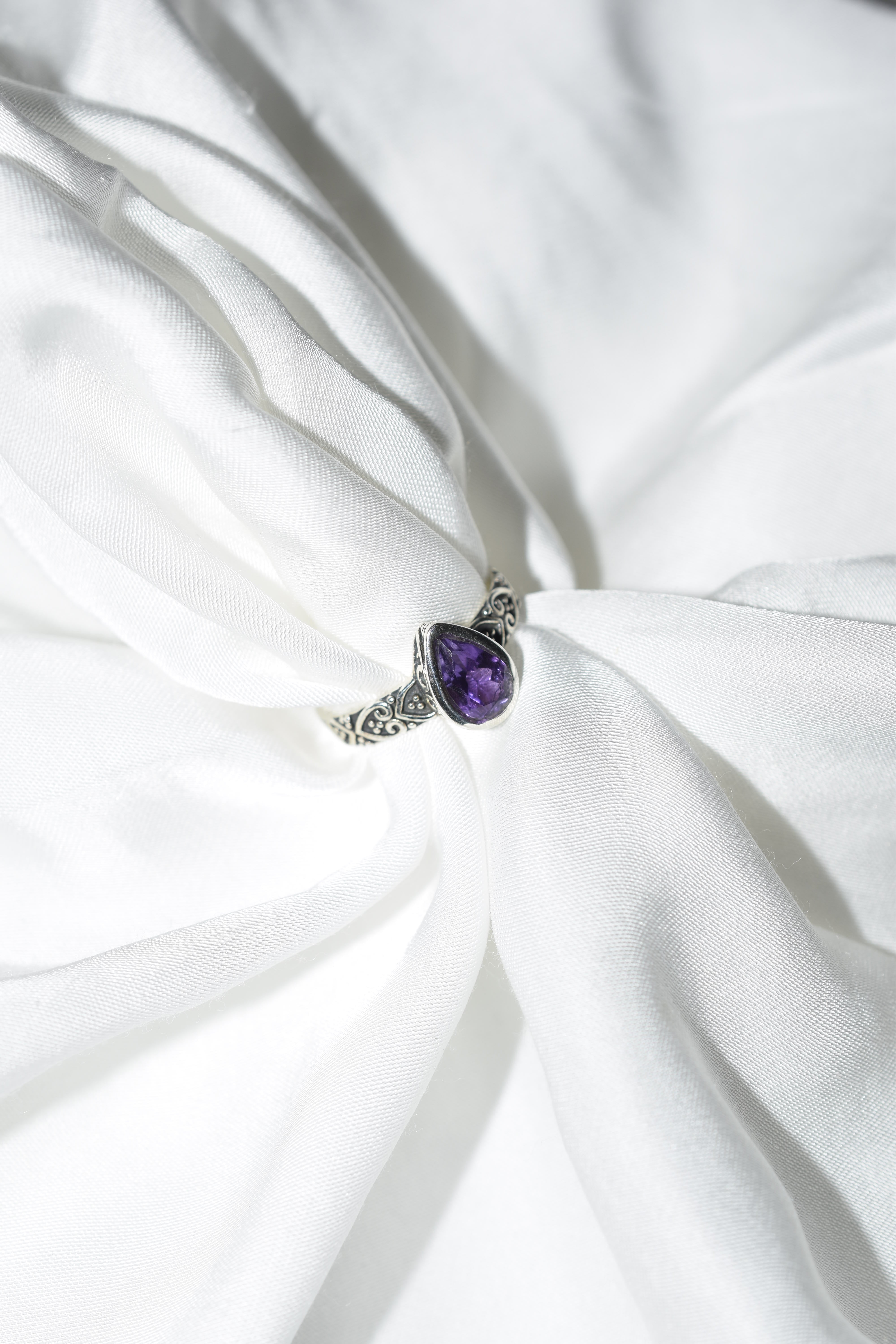 Anello in Ametista goccia con argento 925
