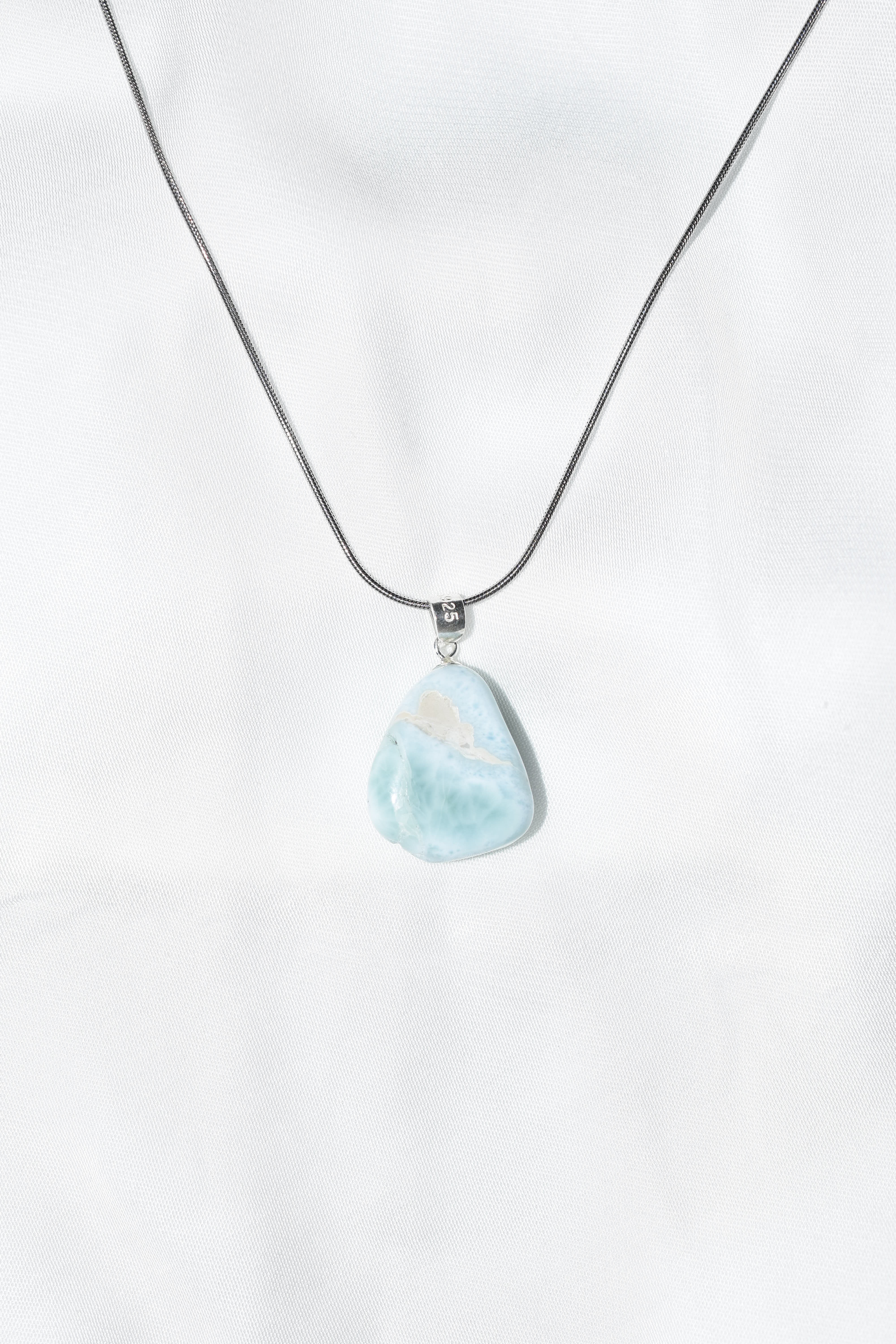 Ciondolo “Andromeda” in Larimar