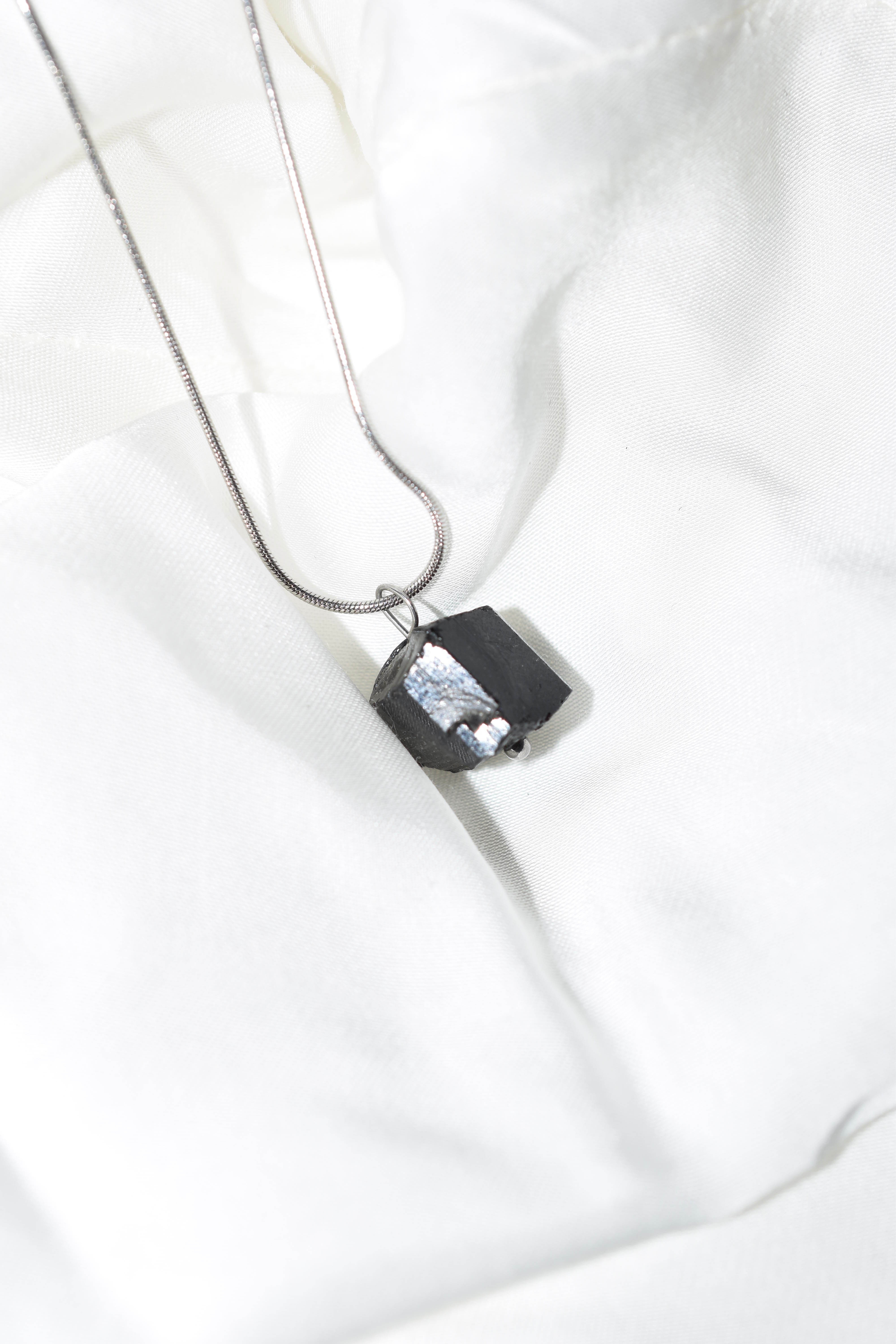 Collana Enea in Tormalina nera