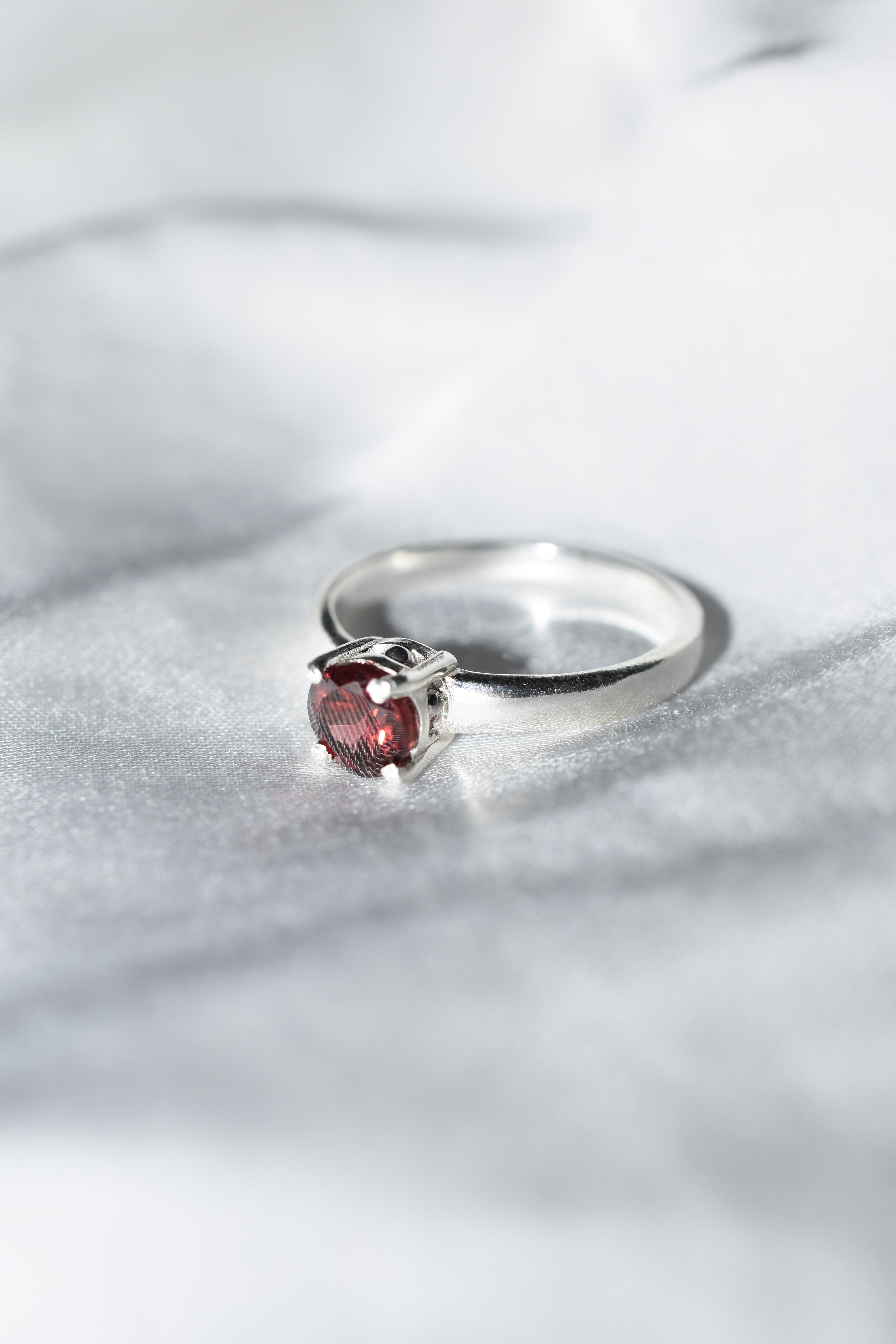 Anelli in Granato e argento 925