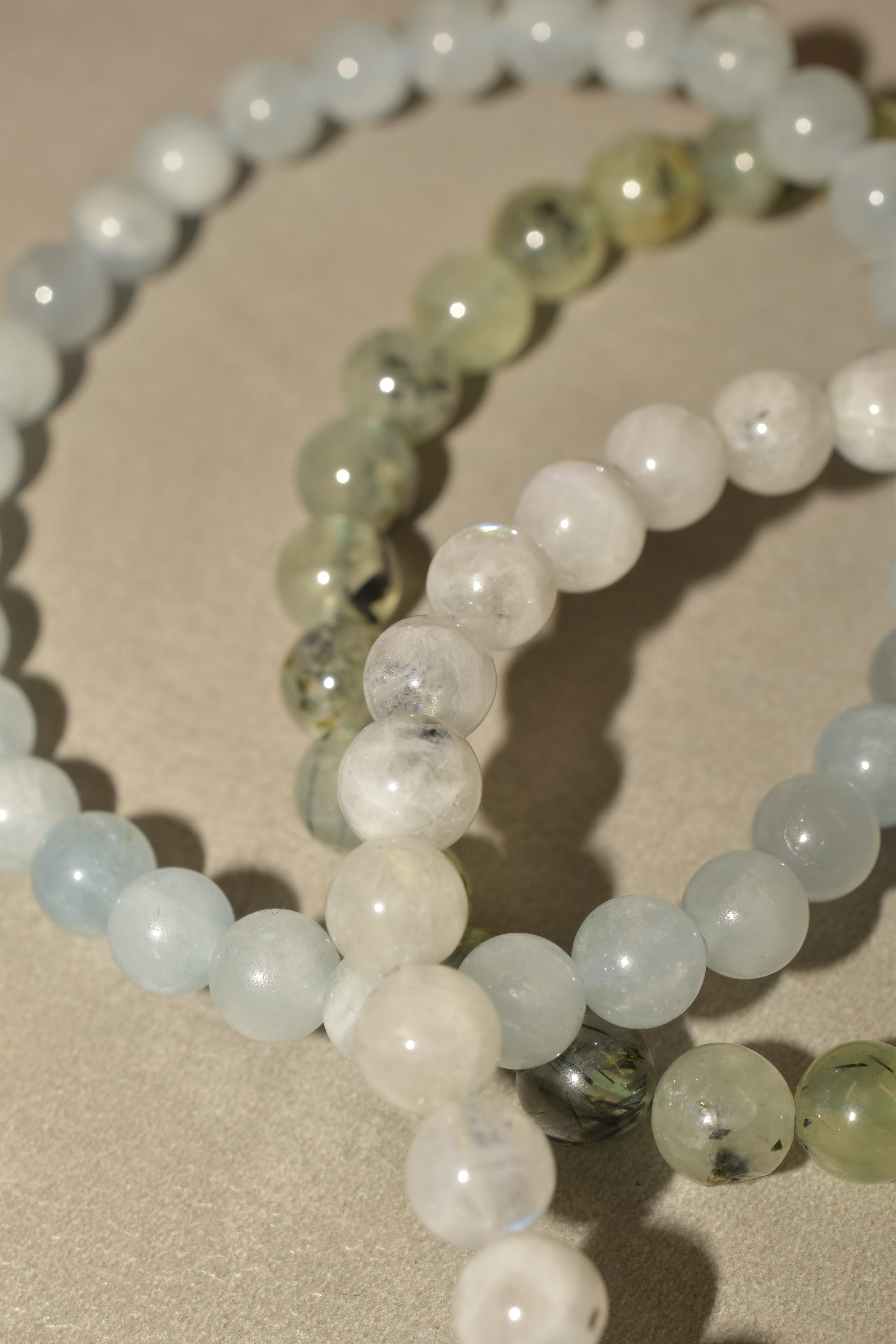 Bracciali combo con Acquamarina, Pietra di Luna arcobaleno e Prehnite
