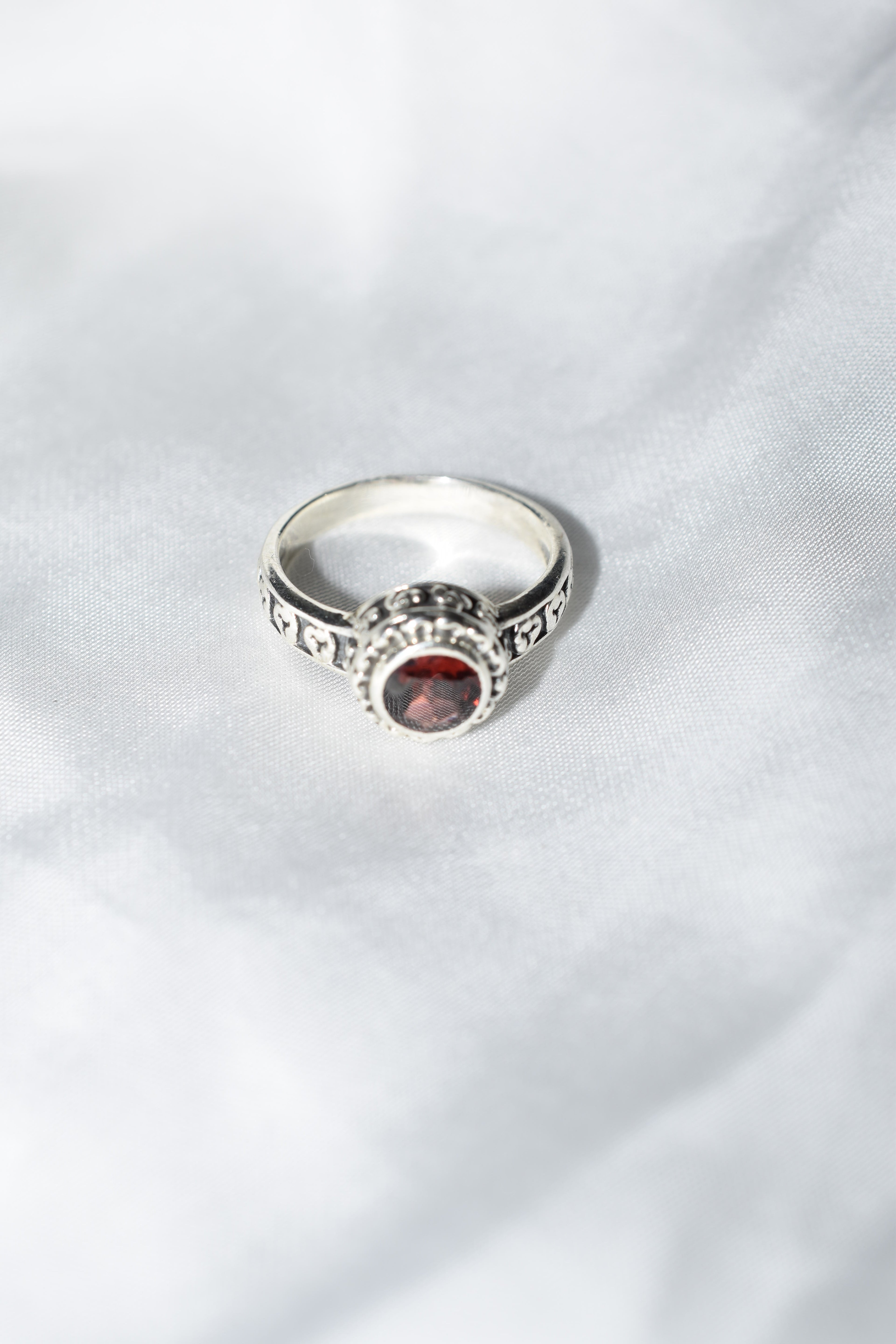 Anelli in Granato e argento 925