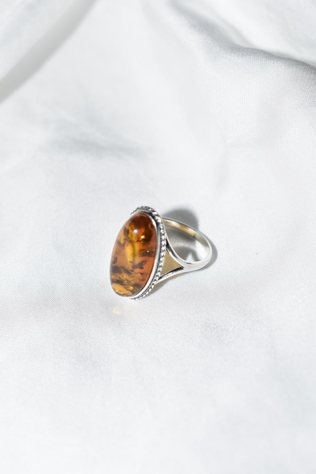Anello in ambra con argento 925