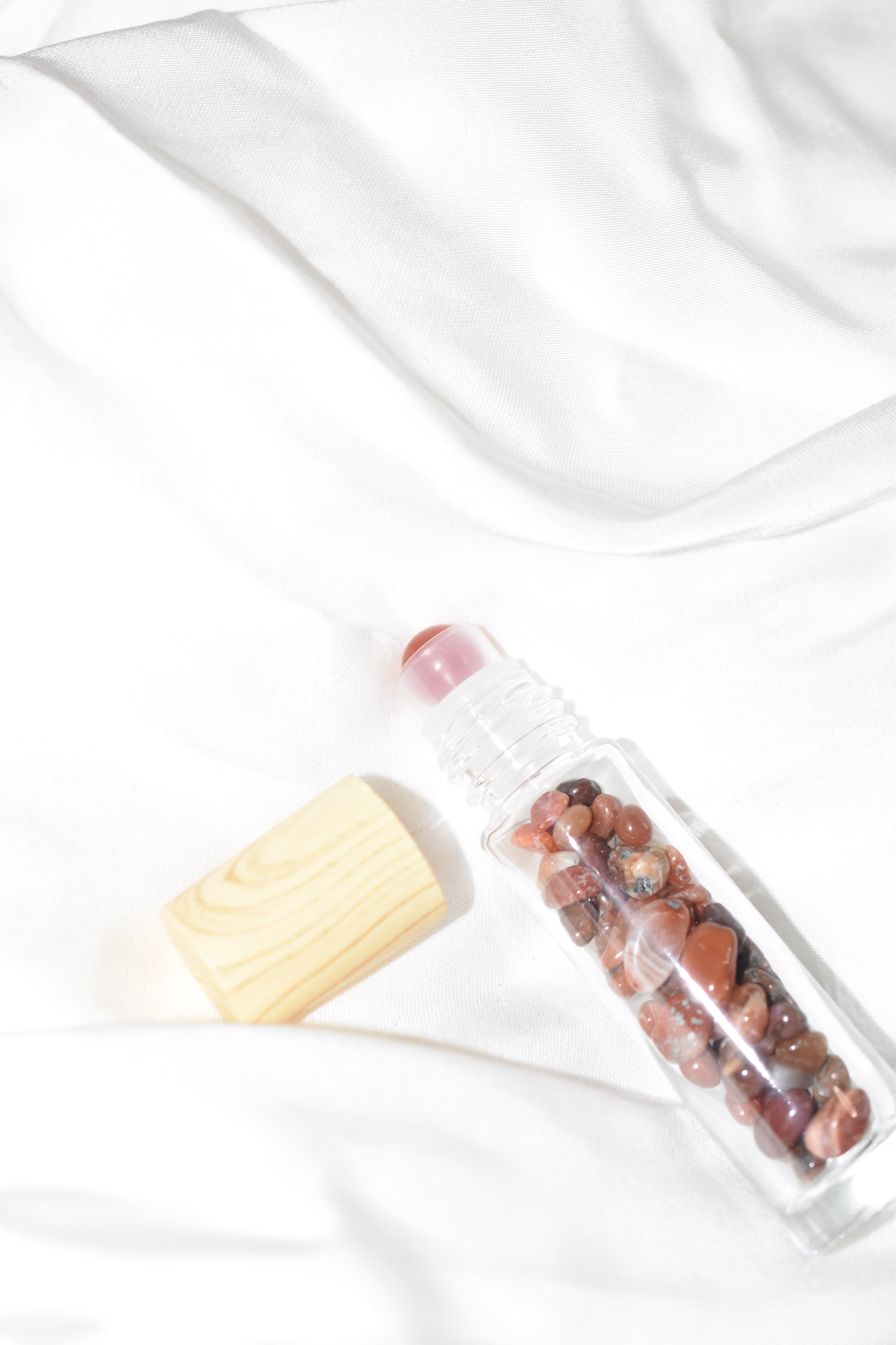 Natural stone roll-on