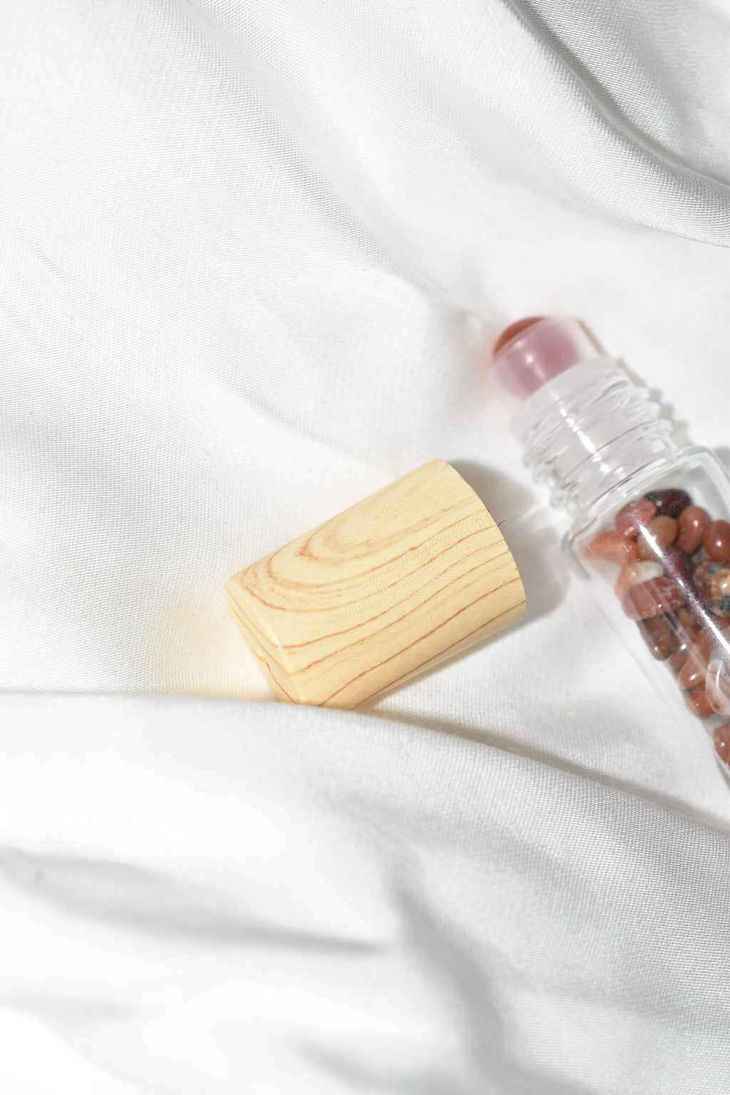 Natural stone roll-on