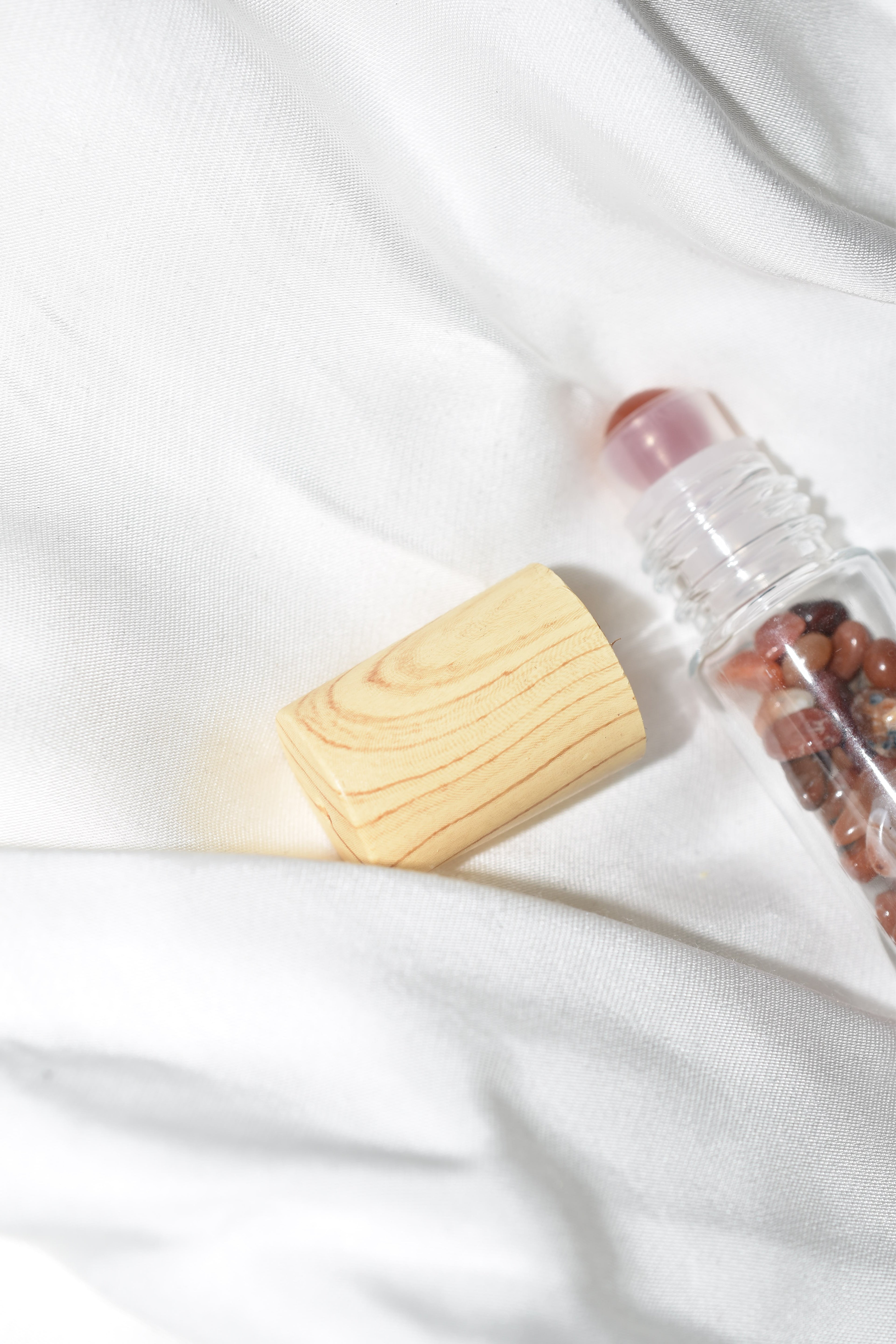Natural stone roll-on
