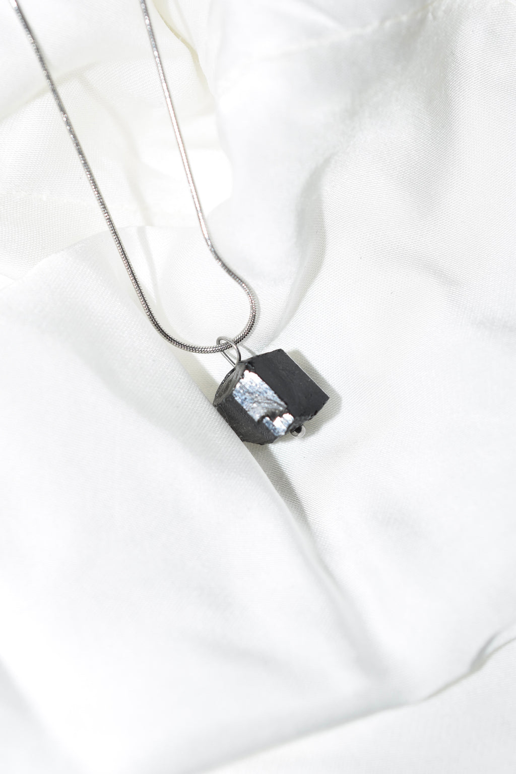 Collana Enea in Tormalina nera