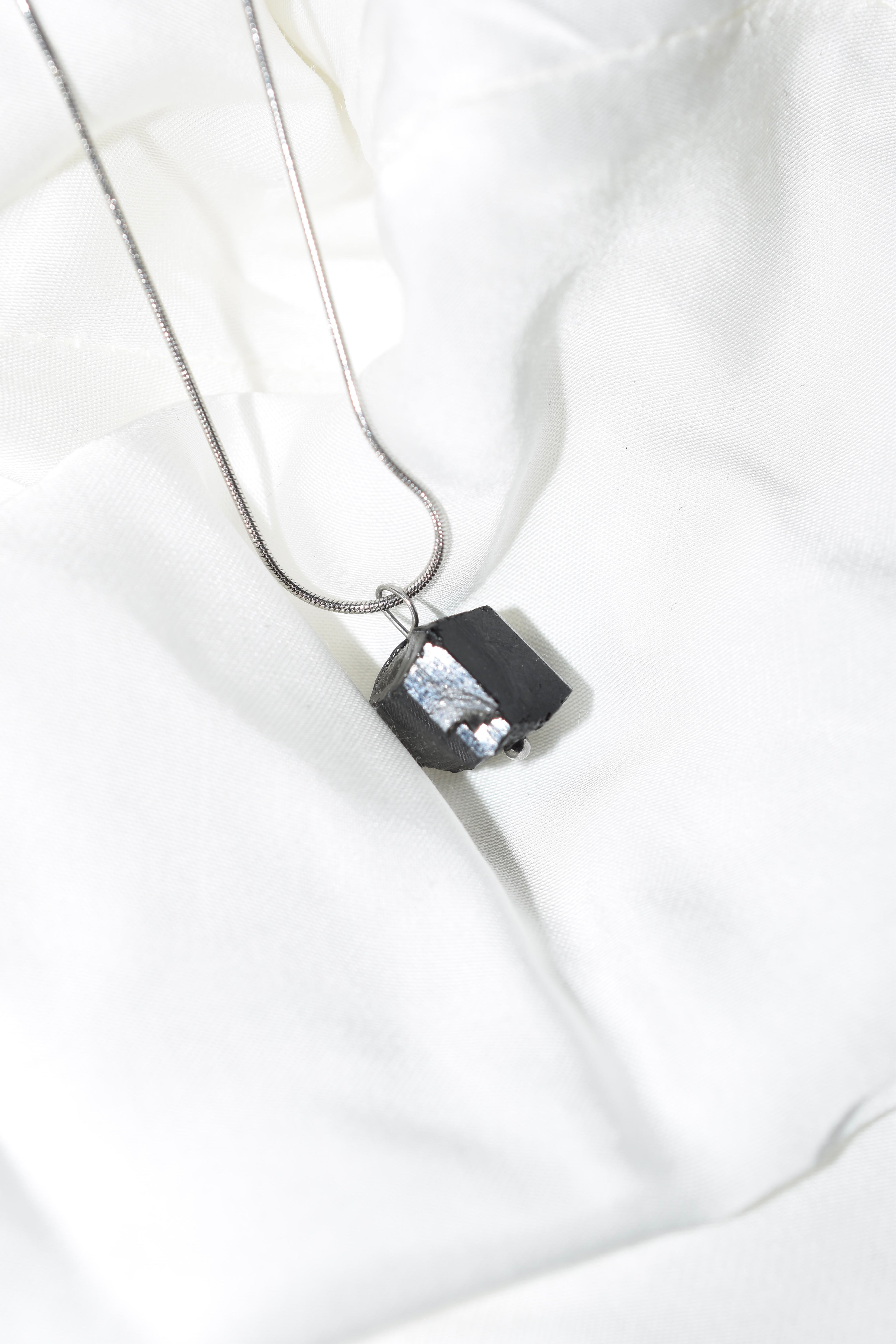Collana Enea in Tormalina nera