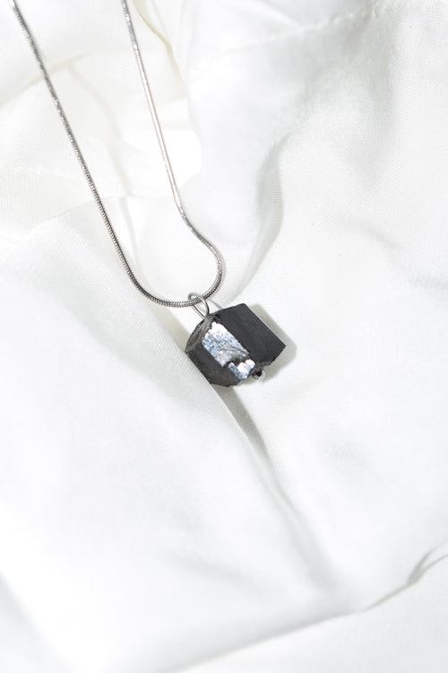 Collana Enea in Tormalina nera